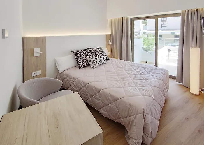 Flacalco & Szálloda Cala Ratjada